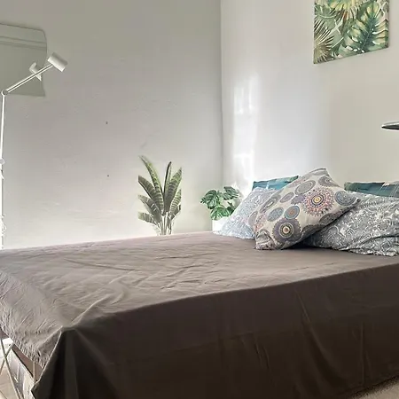 Beautiful Private Double Bedroom In Habitación en casa particular Tesalónica