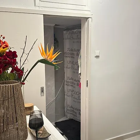 Beautiful Private Double Bedroom In ホームステイ テッサロニキ